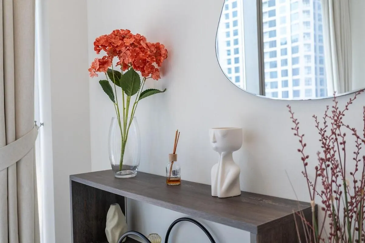 A Lovely 1 Bed Flat In Dubai Marina Apartment