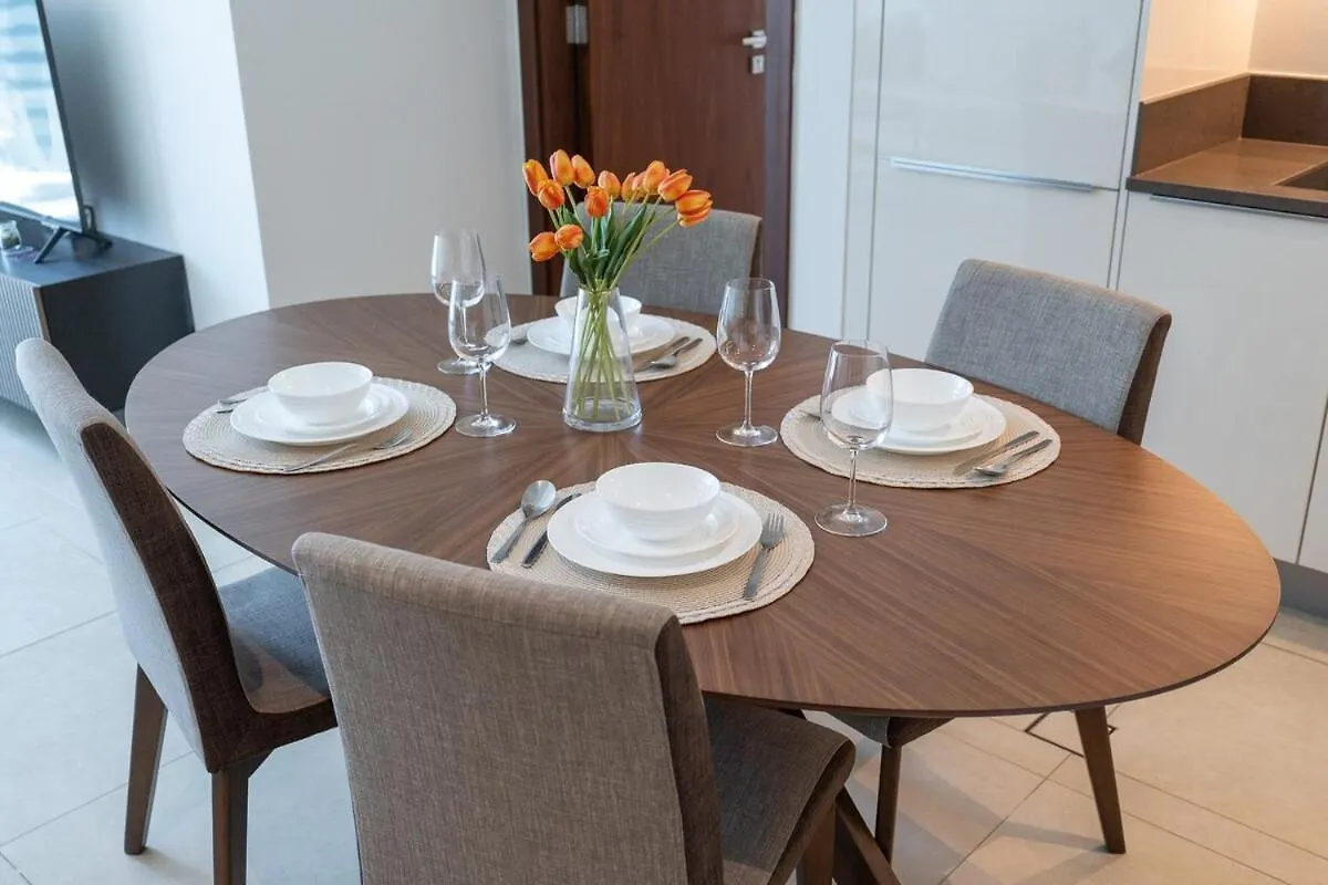 A Lovely 1 Bed Flat In Dubai Marina Apartment