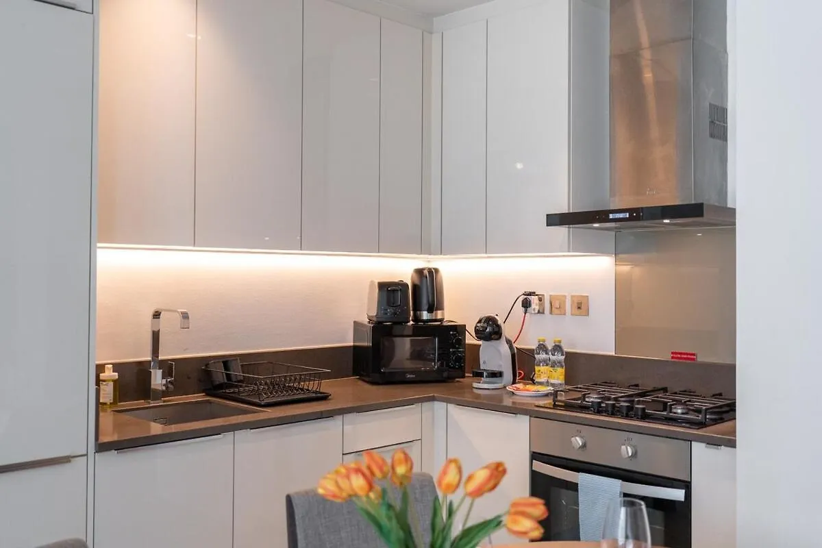 A Lovely 1 Bed Flat In Dubai Marina Apartment