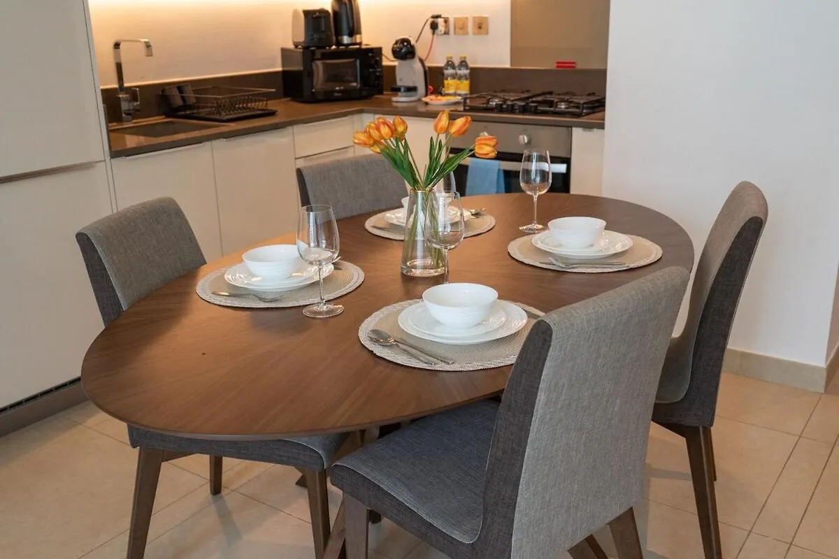 A Lovely 1 Bed Flat In Dubai Marina Apartment