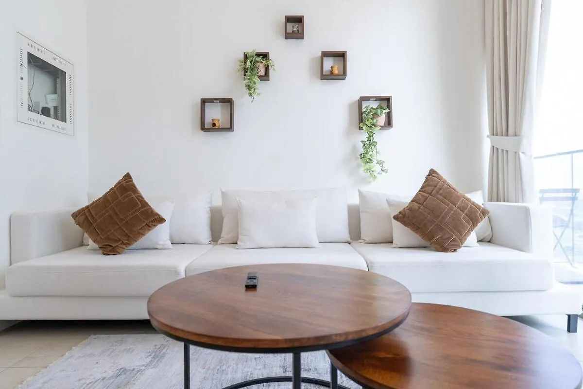 A Lovely 1 Bed Flat In Dubai Marina Apartment